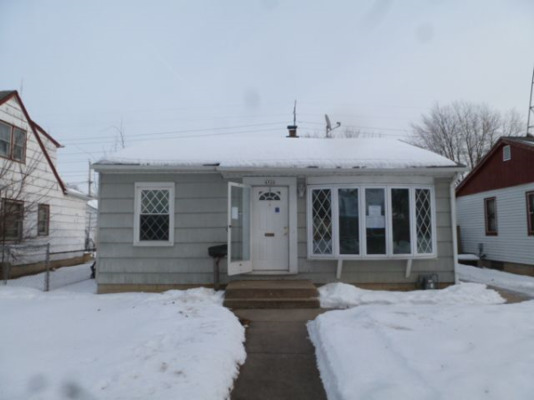 4924 N 21st St, Milwaukee, WI 53209 