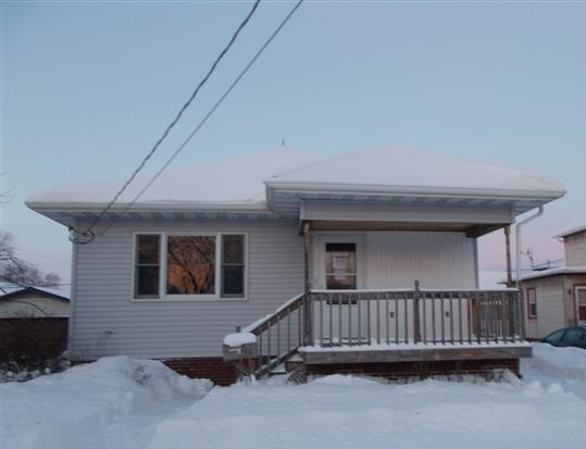 714 S 26th St, Manitowoc, WI 54220 