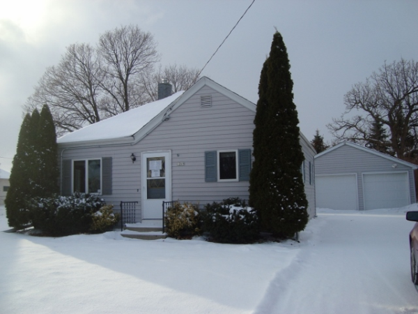 1269 Sheboygan St, Oshkosh, WI 54904 