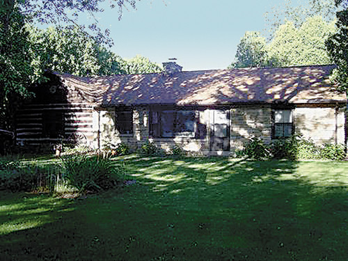 W220N8318 Town Line Rd, Menomonee Falls, WI 53051 