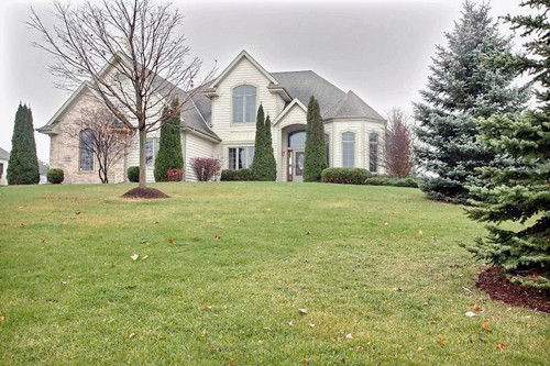 W226N3559 Wethersfield RD, Pewaukee, WI 53072 