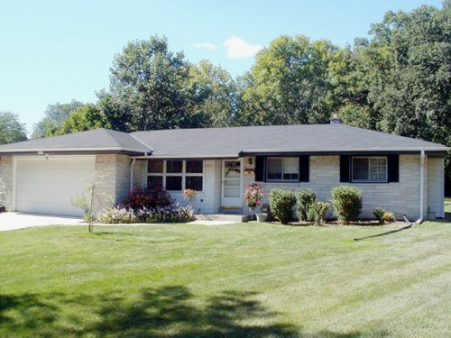 5137 Manchester Ct, Greendale, WI 53129 