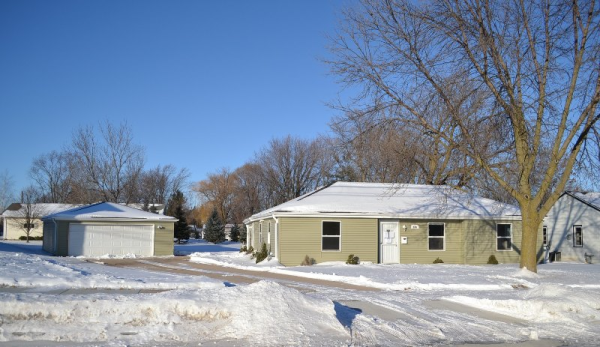 446 W 19th Ave, Oshkosh, WI 54902 