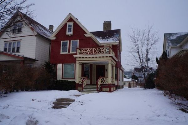 538 E Otjen St, Milwaukee, WI 53207 