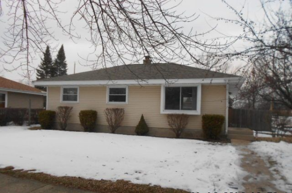 2504 82nd Street, Kensoha, WI 53143 