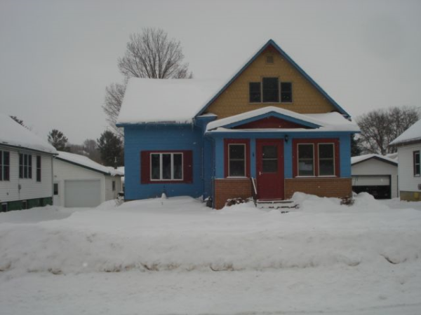 617 Syme Avenue, Glenwood City, WI 54013 