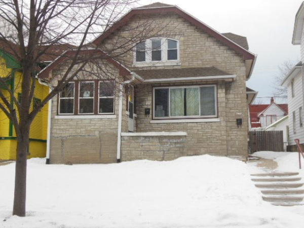 1254 50th St S, West Milwaukee, WI 53214 