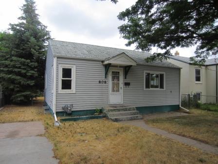 808 5th St E, Cheyenne, WY 82007 