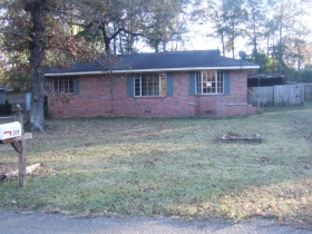 209 VALLEY RD, CHICKASAW, AL 36611
