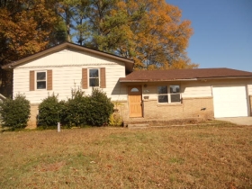 3818 PINEDALE DR SW, HUNTSVILLE, AL 35805
