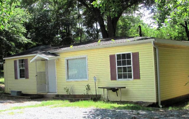 52 Hill Avenue, SYLACAUGA, AL 35150