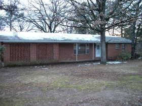 1806 SKYLINE DR, RUSSELLVILLE, AR 72802 