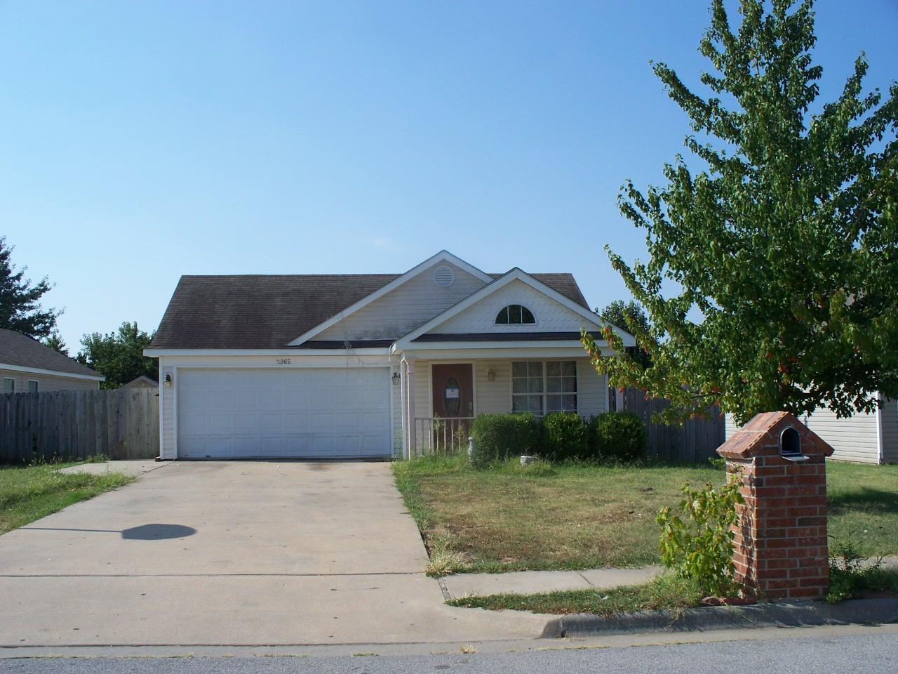 2965 Chestnut Avenue, SPRINGDALE, AR 72762 