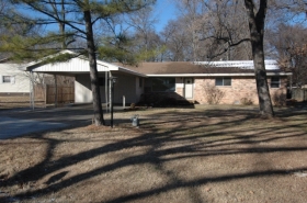 5209 N T ST, FORT SMITH, AR 72904 