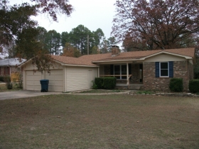 6615 HONEYSUCKLE LN, LITTLE ROCK, AR 72204 