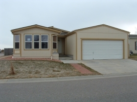 627 WILLOW DR, LOCHBUIE, CO 80603 