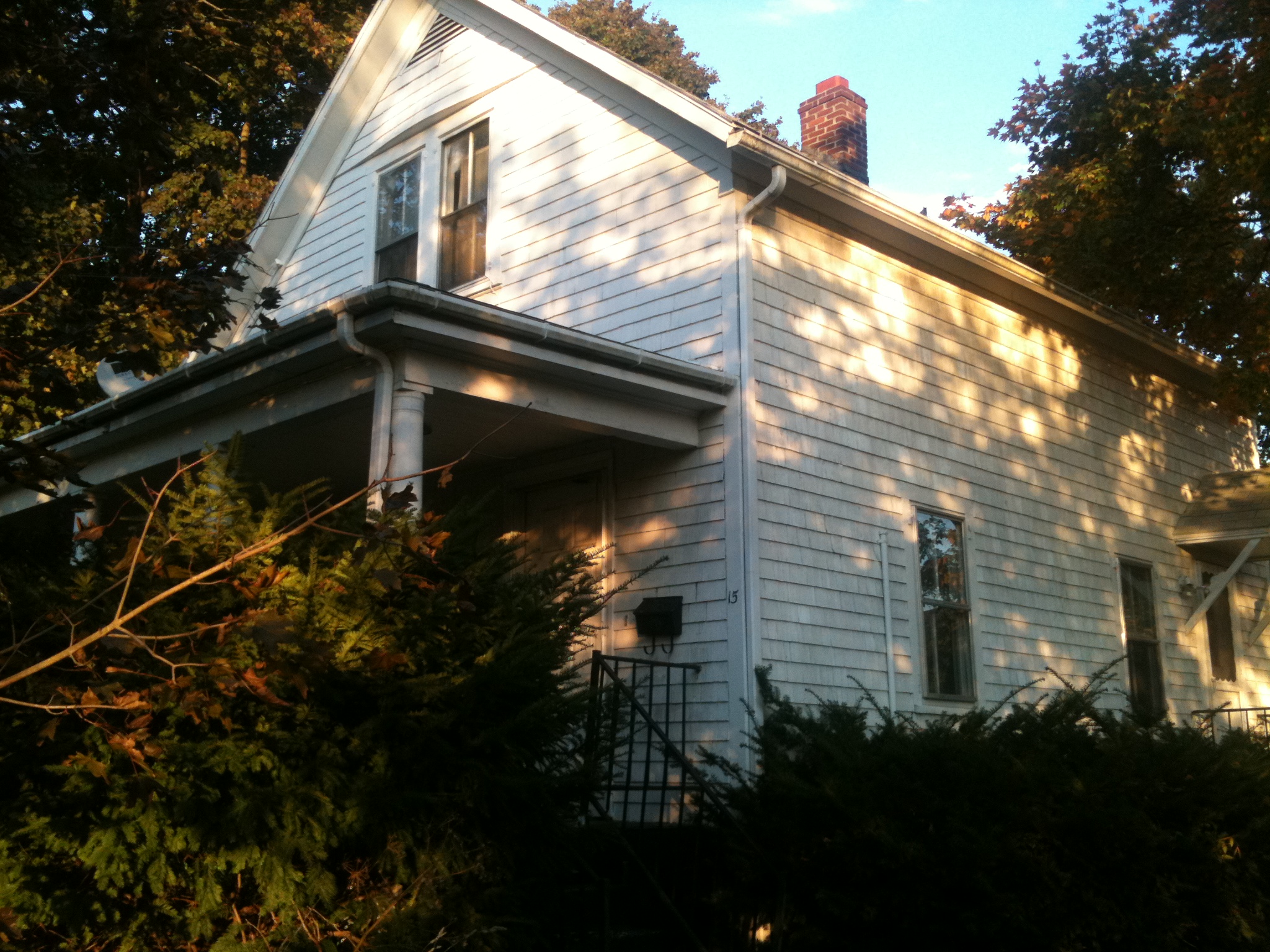 15 Learned Street, NEW LONDON, CT 06320 