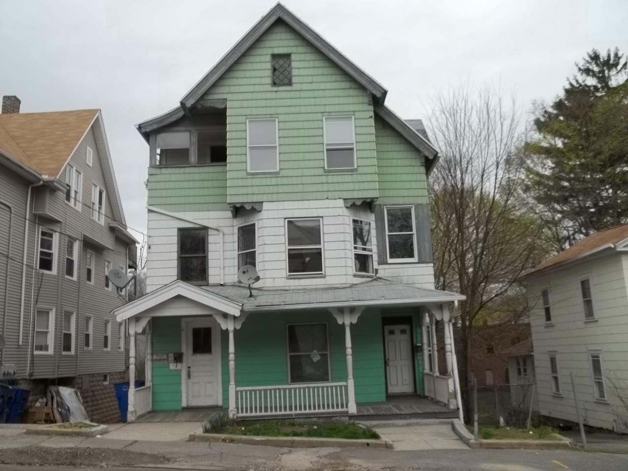 220 Cooke St, WATERBURY, CT 06710 