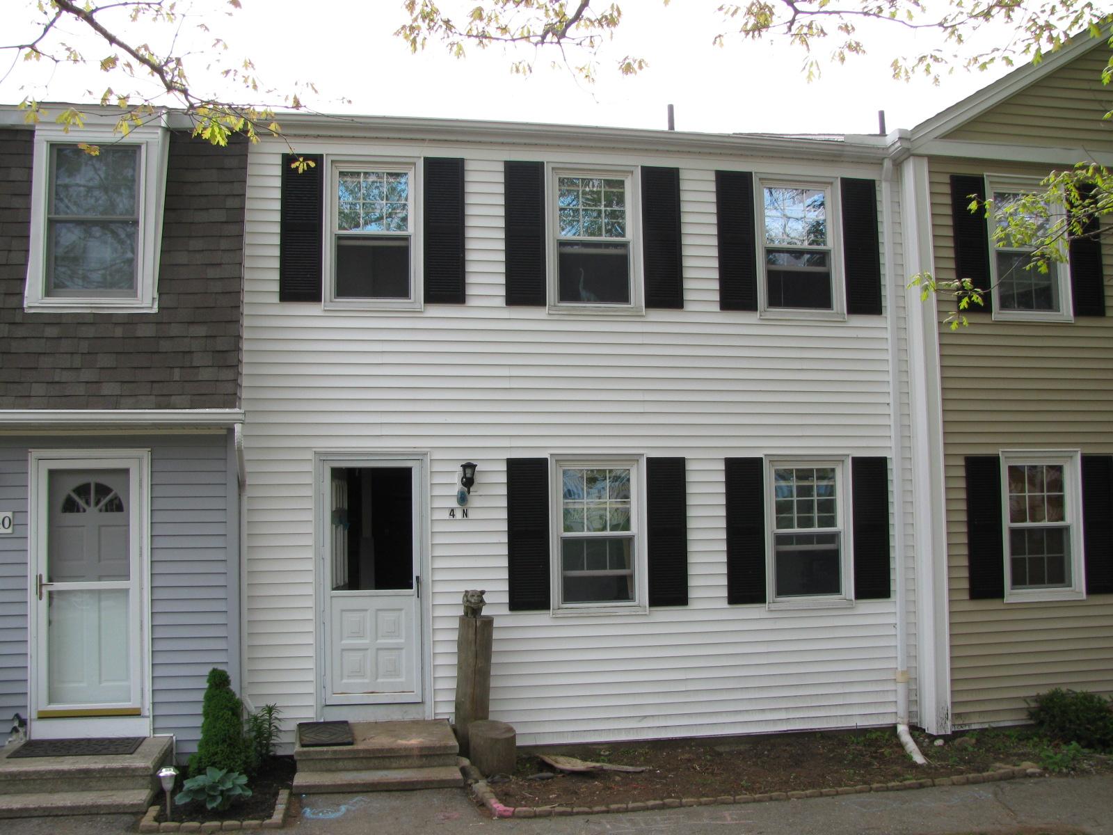 4 North Lakeside Drive, LEDYARD, CT 06339 