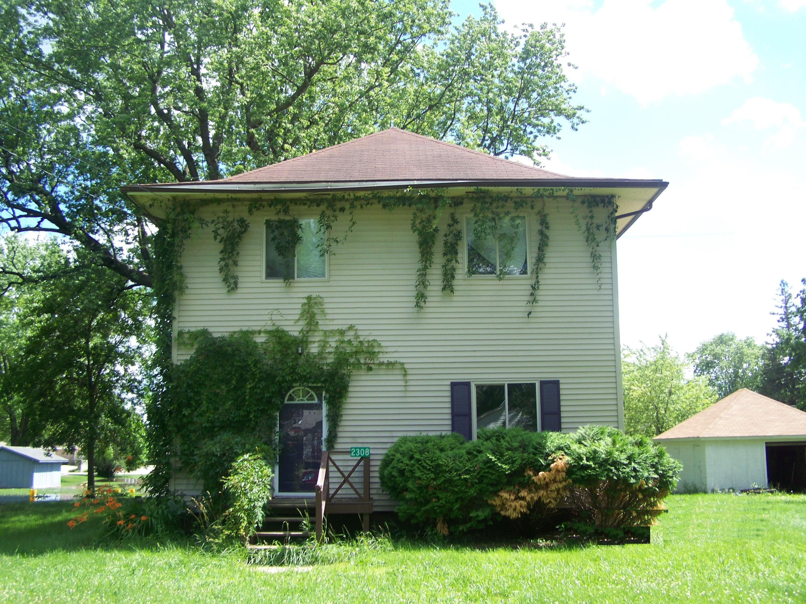 2308 22nd St., EMMETSBURG, IA 50536 