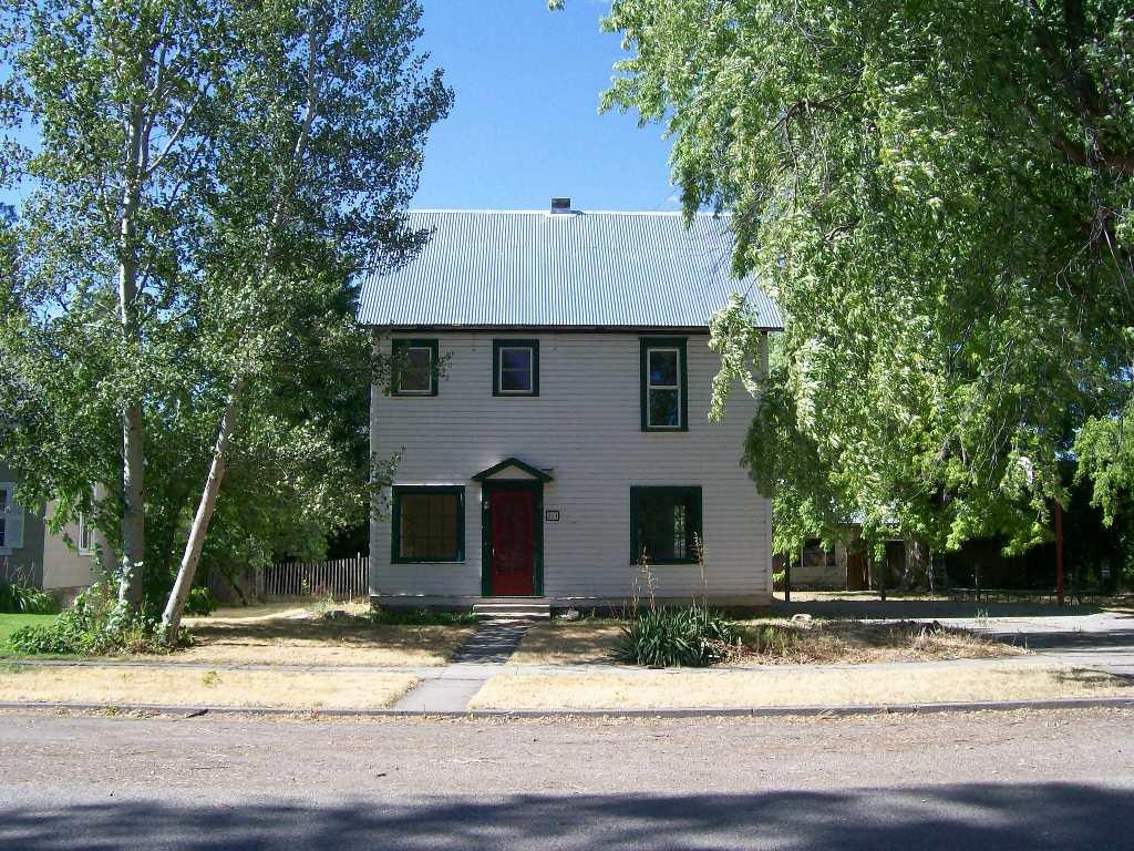 211 West D Street, SHOSHONE, ID 83352 