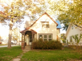 202 DEWEY ST, MICHIGAN CITY, IN 46360 