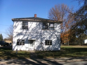 208 1/2 E WALNUT STREET, SUMMITVILLE, IN 46070 