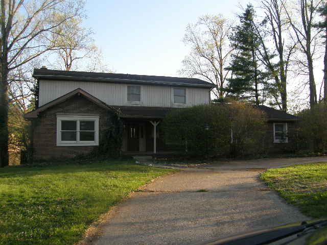 2104 Foxcliff North, MARTINSVILLE, IN 46151 