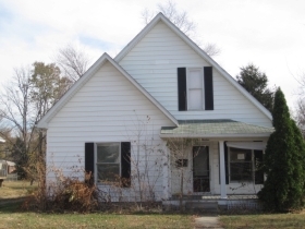 213 N ADAMS STREET, BROWNSBURG, IN 46112 