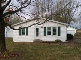 528 DELLA RD, COLUMBUS, IN 47201 