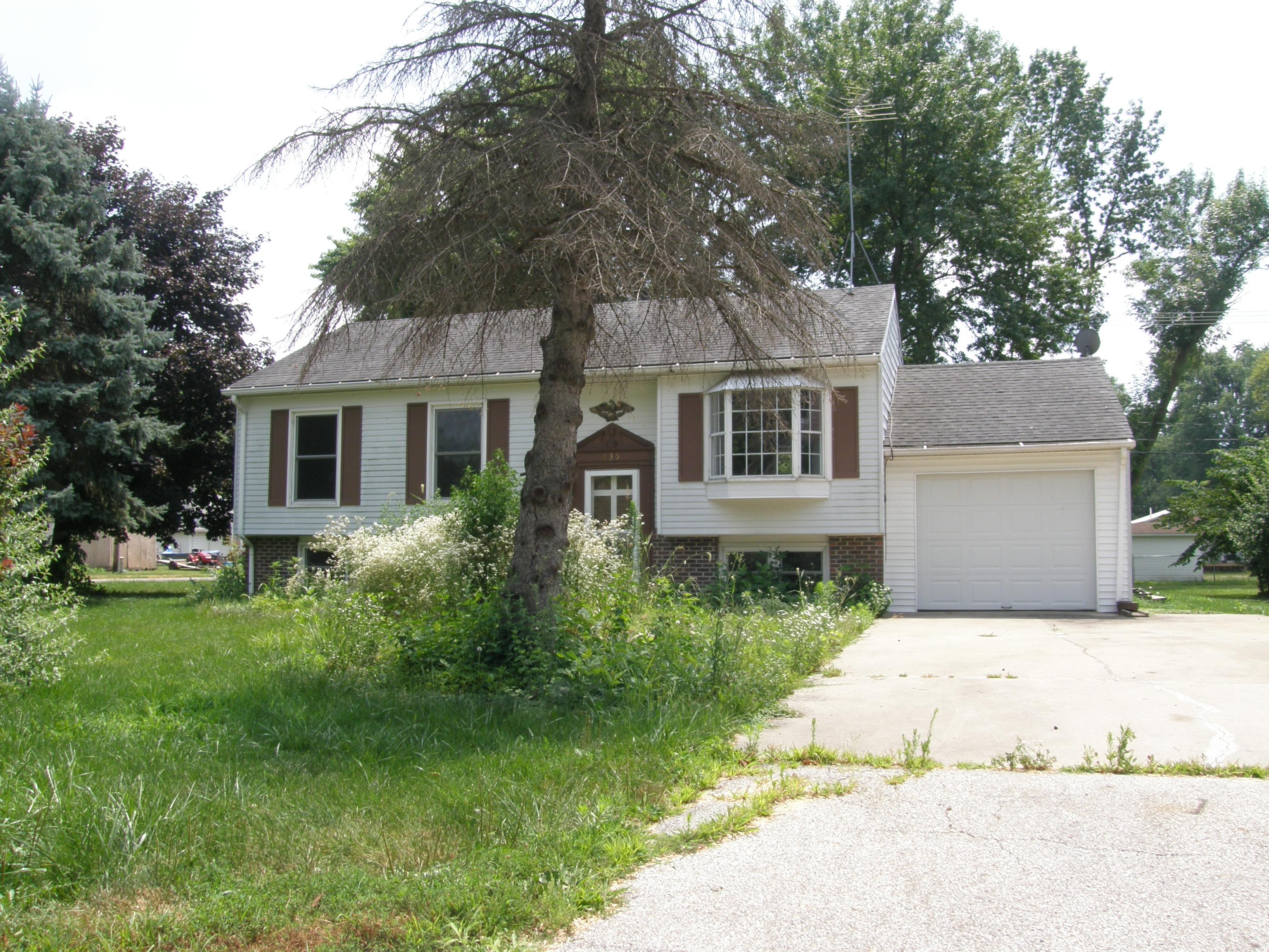 635 East Vine Street, RENSSELAER, IN 47978 