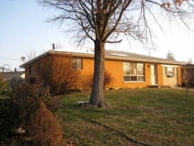 724 PENNSYLVANIA A, SELLERSBURG, IN 47172 