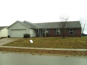 7989 HARVEST LN, COLUMBUS, IN 47201 