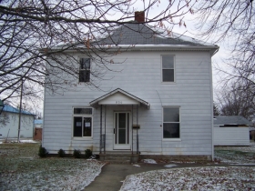 806 N 4TH ST, KENTLAND, IN 47951 