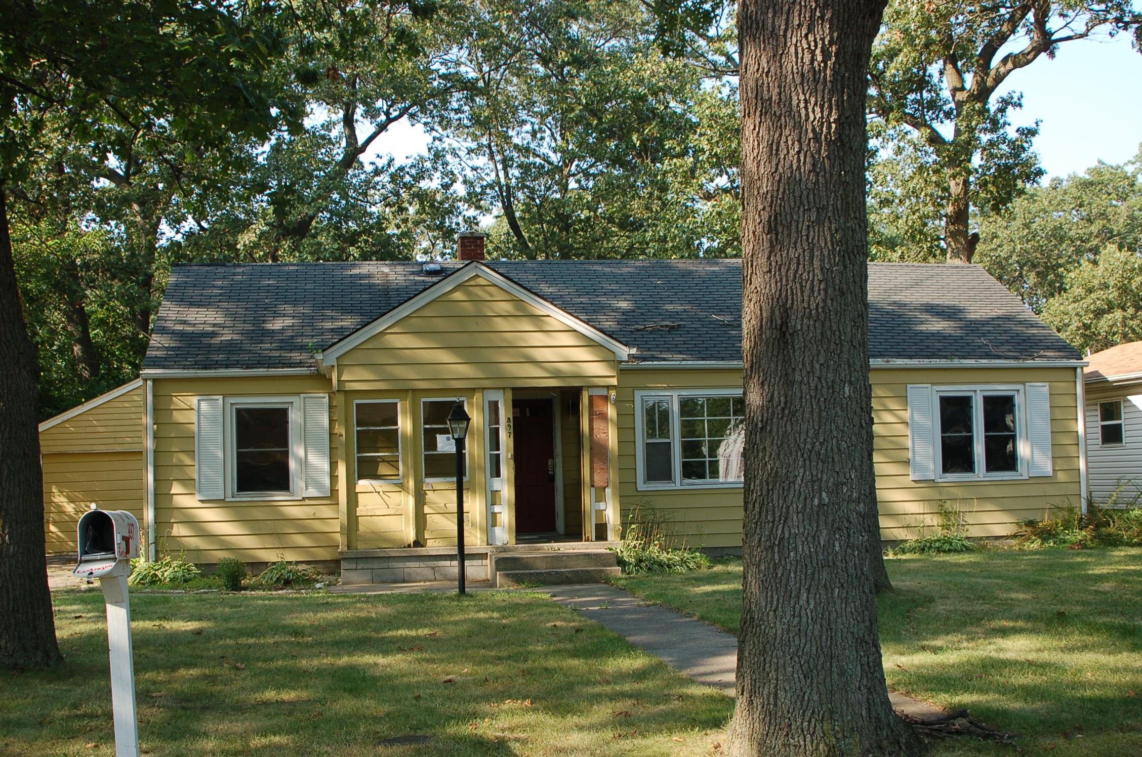 897 Riverlane Dr, LAKE STATION, IN 46405 