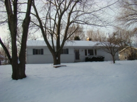 106 GRACE ST., TONGANOXIE, KS 66086