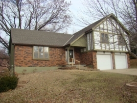 1404 JEANNE CT, LEAVENWORTH, KS 66048 