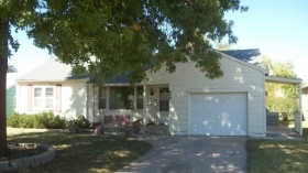 608 W 20TH AVE, HUTCHINSON, KS 67502 
