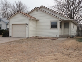 921 E MONA CIR, WICHITA, KS 67216