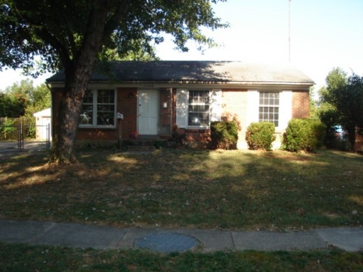 11100 THUNDER DR, LOUISVILLE, KY 40272 