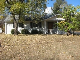 4815 SEVILLE DR, LOUISVILLE, KY 40272 