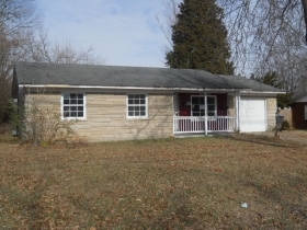 5203 CONSTANCE DR, LOUISVILLE, KY 40272 