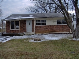 6204 YELLOW PINE DR, LOUISVILLE, KY 40229 