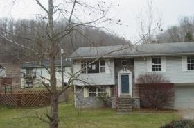 6951 HATCHERY RD, ASHLAND, KY 41102 