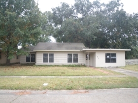 1420 ARKANSAS ST, LAKE CHARLES, LA 70607 