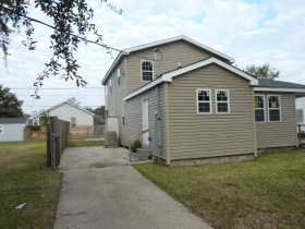 16 E CHALMETTE CIR, CHALMETTE, LA 70043 