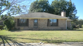 18 LESLIE LN, MONROE, LA 71203 