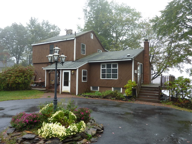 82 Laurel Ln, Lunenburg, MA 01462