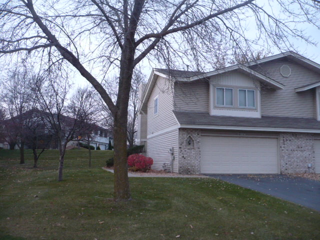 6590 Falstaff Road, WOODBURY, MN 55125 