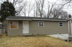 10057 BON OAK DR, ST LOUIS, MO 63136 